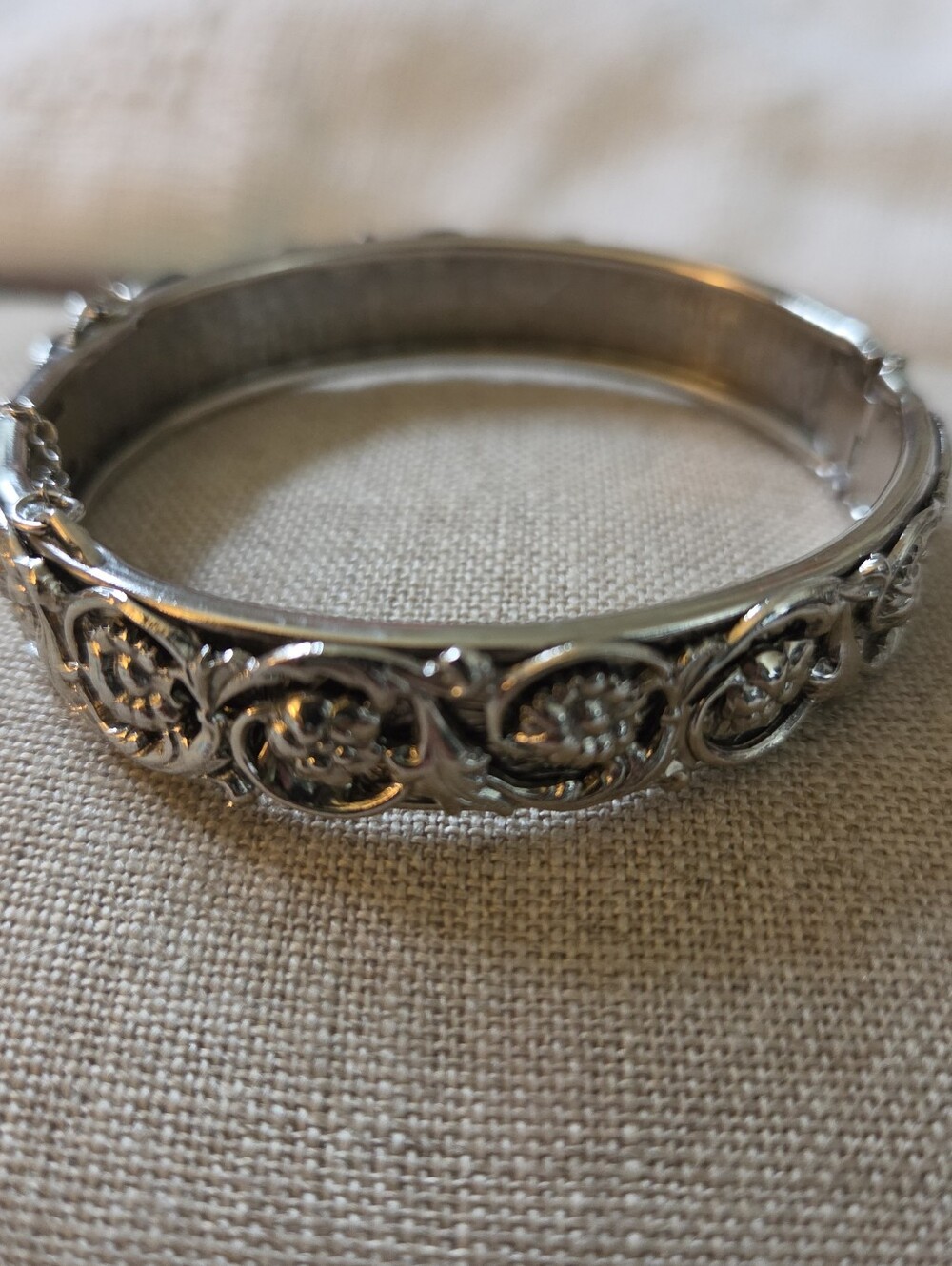 Vintage 50's Whiting & Davis Silver Tone Bangle Bracelet Hinged Clamp